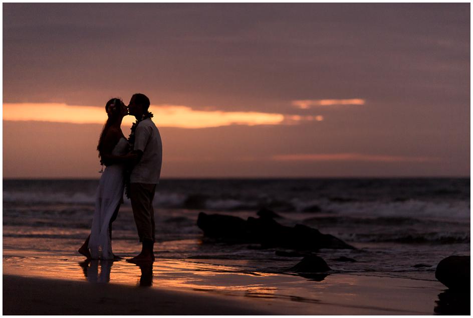 Vero-Rolo-Hawaiian-Beach-Wedding_0044