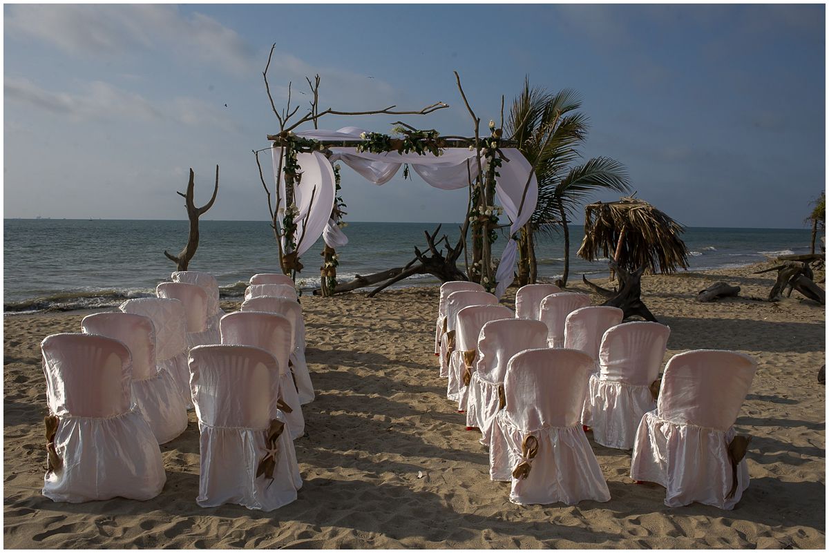 small-destination-beach-wedding_018