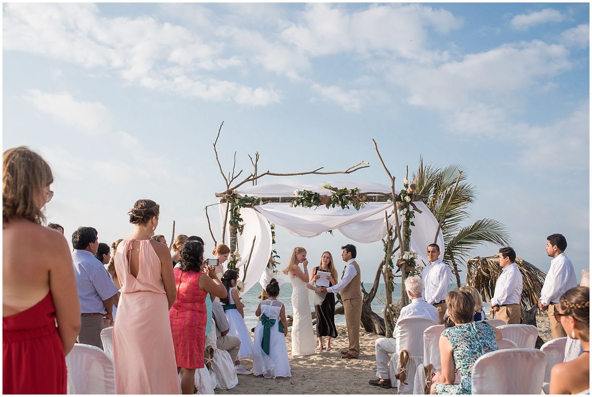 small-destination-beach-wedding_022